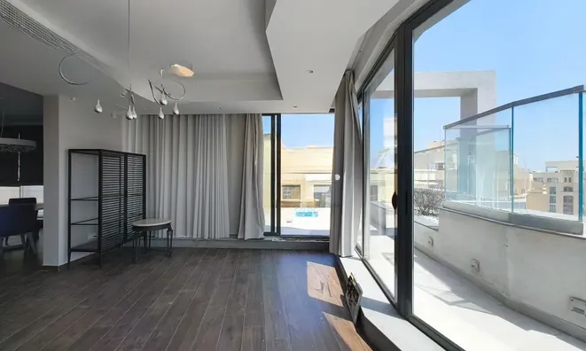 Недвижимость Portomaso Heights: 5