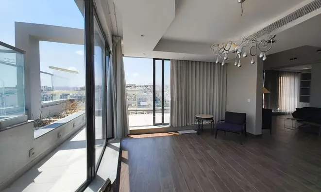 Недвижимость Portomaso Heights: 11