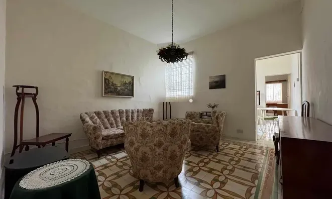 Недвижимость Southern Paola Apartments: 1