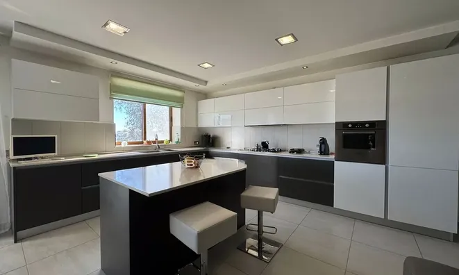 Недвижимость Southern Fgura Residences: 1