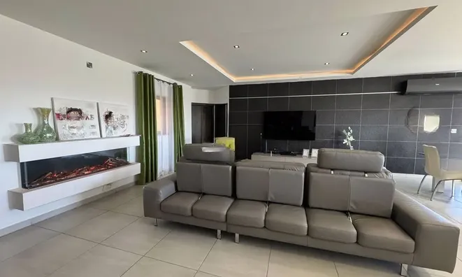 Недвижимость Southern Fgura Residences: 2