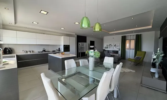 Недвижимость Southern Fgura Residences: 4