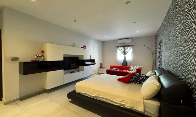 Недвижимость Southern Fgura Residences: 8