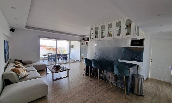 Недвижимость 3 Bedrooms Penthouse For sale in Zakaki, Limassol: 1