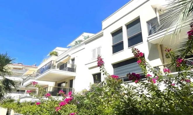 Недвижимость Villa Petit Juas: 11