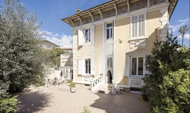 Недвижимость Villa Petit Juas: 1