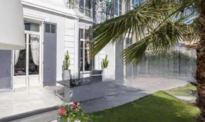 Недвижимость Villa Petit Juas: 2