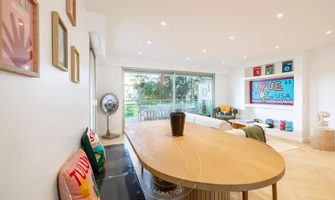 Недвижимость Villa République Cannes: 17