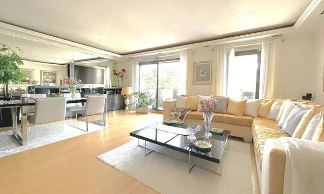 Недвижимость Villa Croix des Gardes: 1