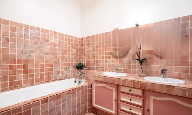 Недвижимость Villa Pointe Croisette: 10