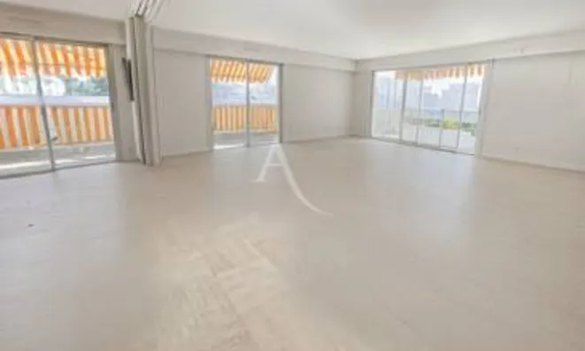 Недвижимость Villa Pointe Croisette: 2