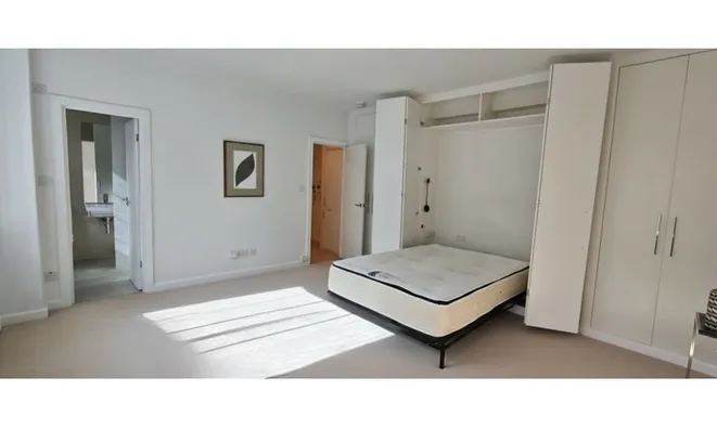 Недвижимость Swan Court, Chelsea Manor Street: 2