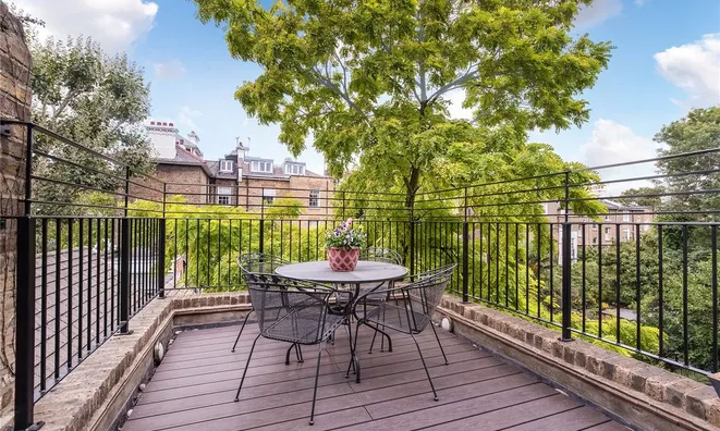 Недвижимость Cathcart Road: 17