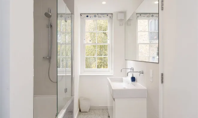 Недвижимость Roland Way: 3