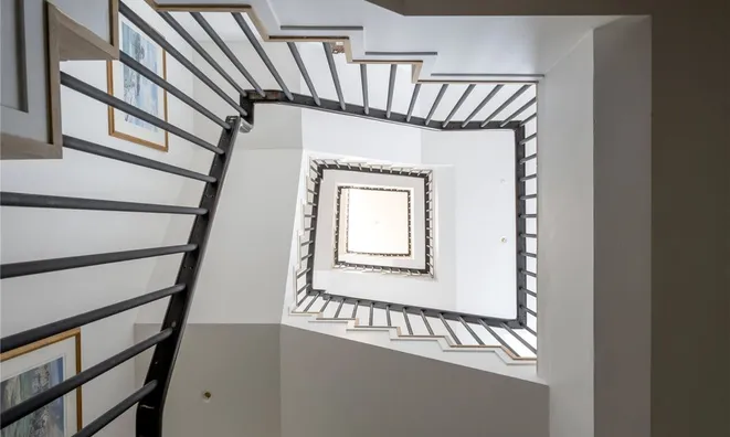 Недвижимость Roland Way: 9