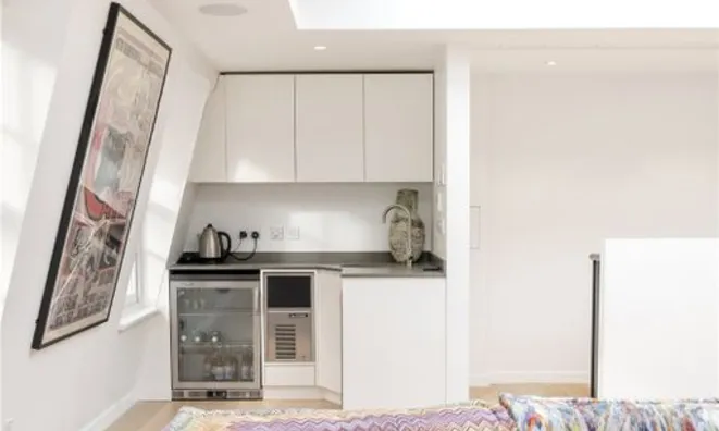 Недвижимость Roland Way: 12