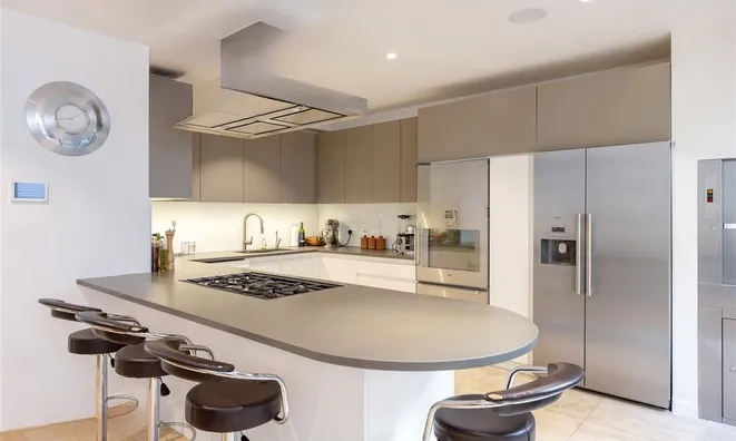 Недвижимость Roland Way: 24