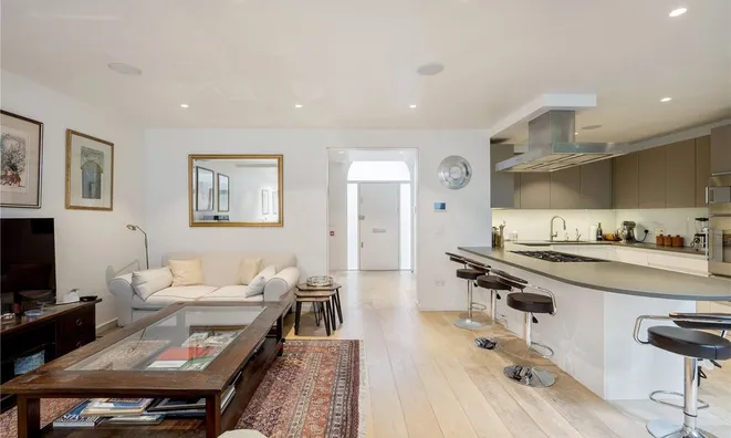 Недвижимость Roland Way: 25