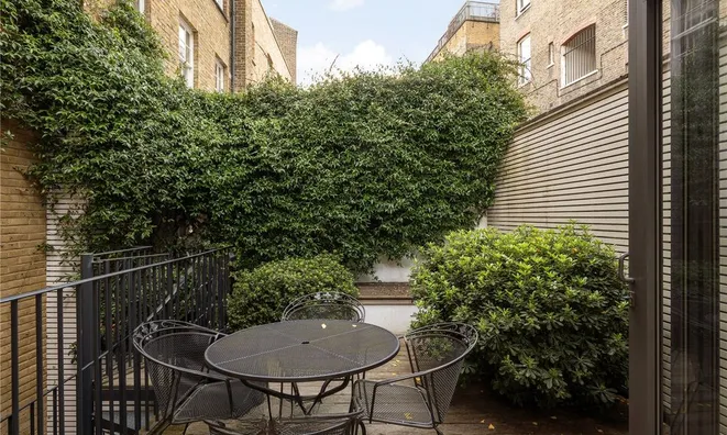 Недвижимость Roland Way: 27