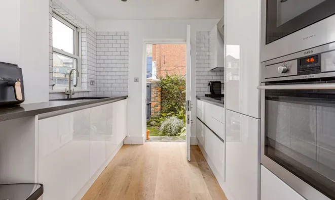 Недвижимость Sydney Street: 13