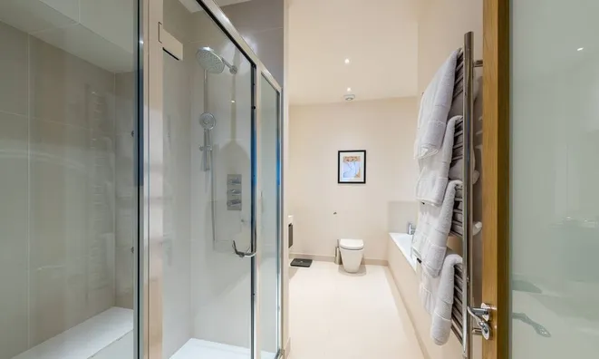 Недвижимость Roland Gardens, South Kensington: 2