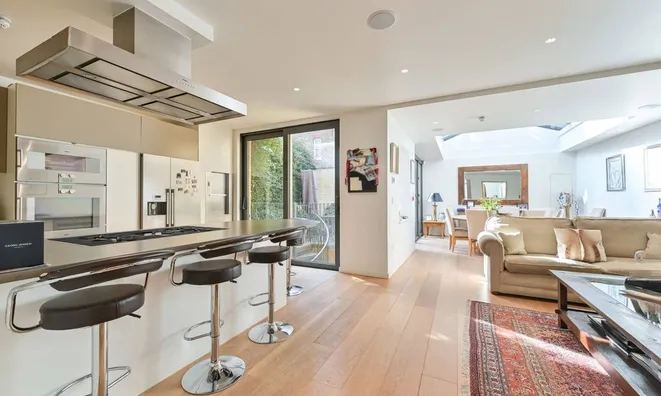 Недвижимость Roland Way, South Kensington: 25