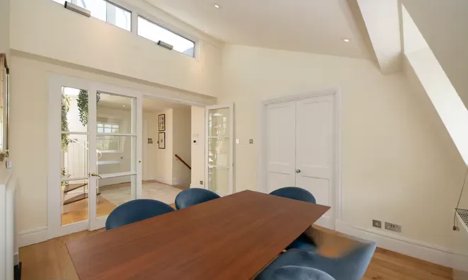 Недвижимость Egerton Gardens: 3