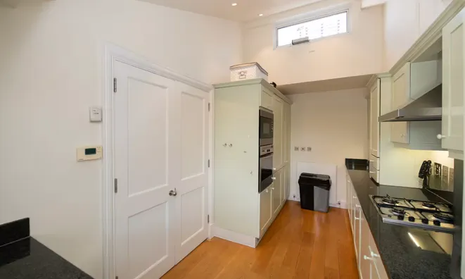 Недвижимость Egerton Gardens: 32