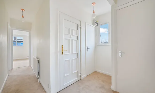 Недвижимость Cathnor Road: 10