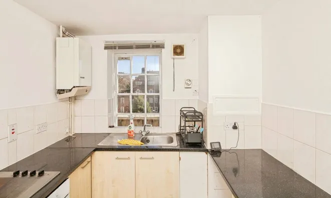 Недвижимость Albion Avenue: 12