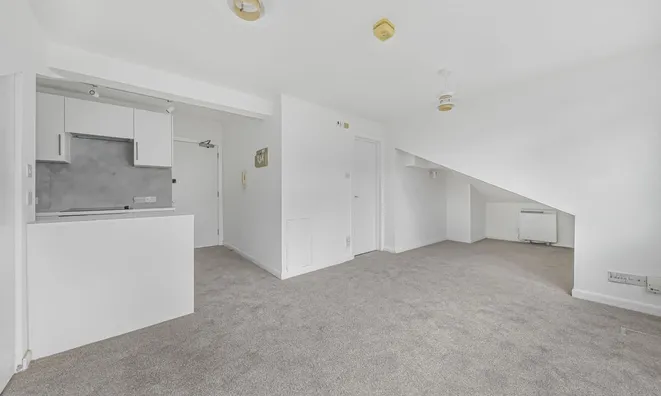 Недвижимость 3 Adamson Road: 9