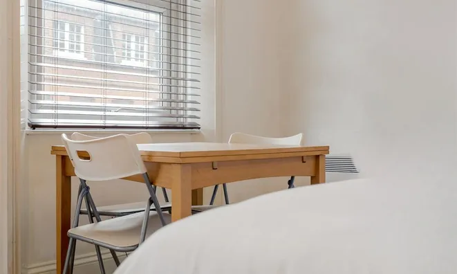 Недвижимость Charleville Road: 2