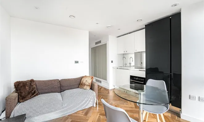 Недвижимость Eagle Point, City Road: 3