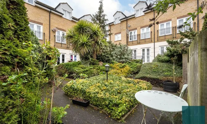 Недвижимость Dover Close, Cricklewood: 3