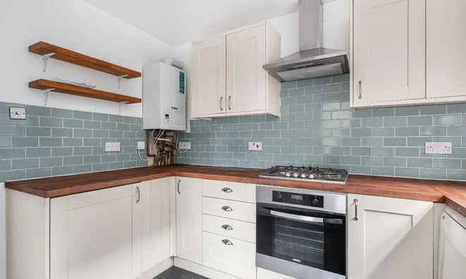 Недвижимость Coldharbour Lane: 3