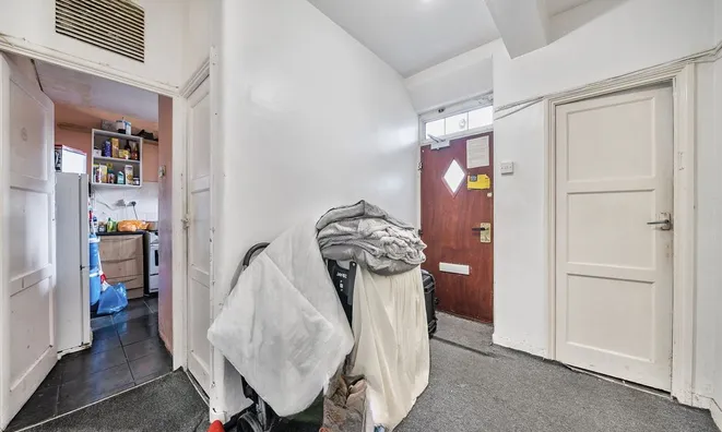 Недвижимость Falmouth Road: 2