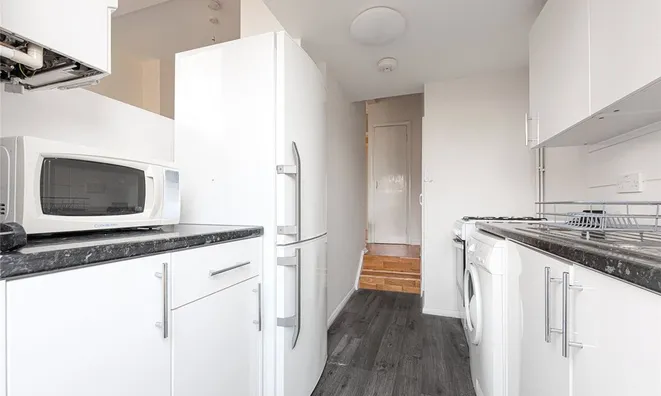 Недвижимость Woodstock Road, Stroud Green: 1