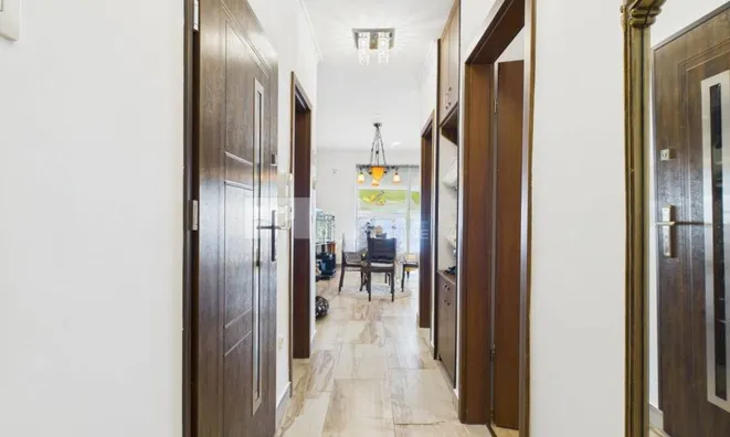 Недвижимость Трехкомнатная квартира, Центр: 9