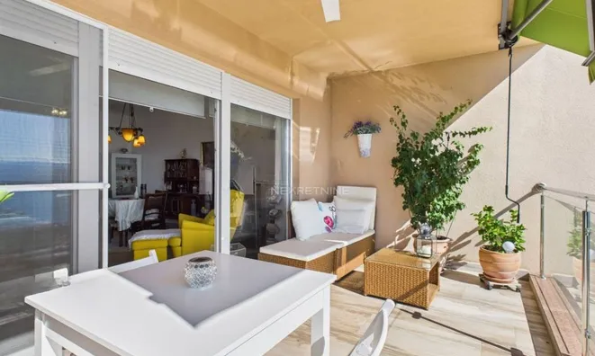 Недвижимость Трехкомнатная квартира, Центр: 19