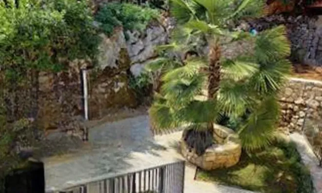 Недвижимость Многоквартирный дом в Центре: 3