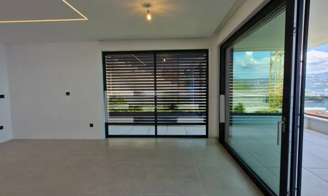 Недвижимость Четырехкомнатная квартира, центр Опатия: 1