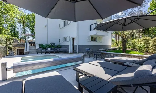 Недвижимость Семейный дом 313 м², Опатия: 8