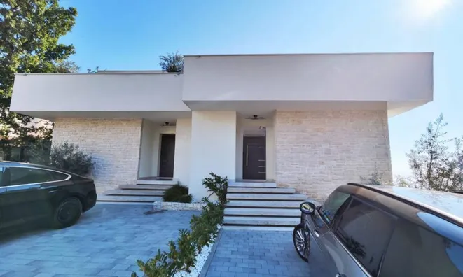 Недвижимость Многоквартирный дом Побри: 3