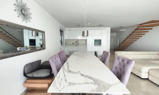 Недвижимость Многоквартирный дом Побри: 9