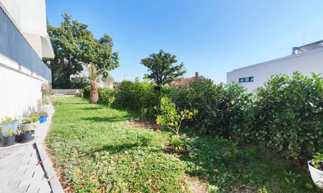 Недвижимость Многоквартирный дом Побри: 23