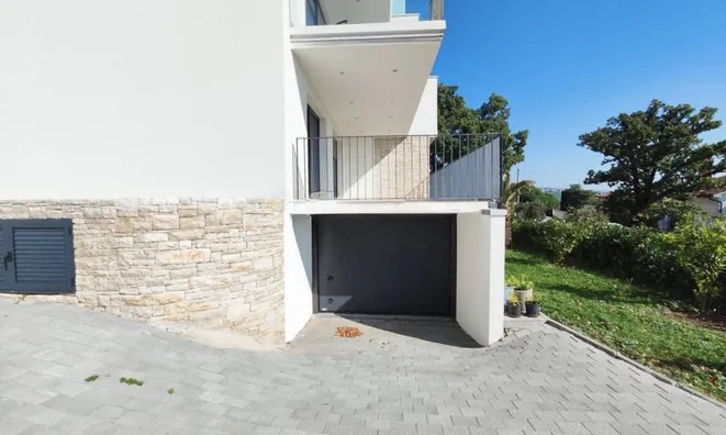 Недвижимость Многоквартирный дом Побри: 25