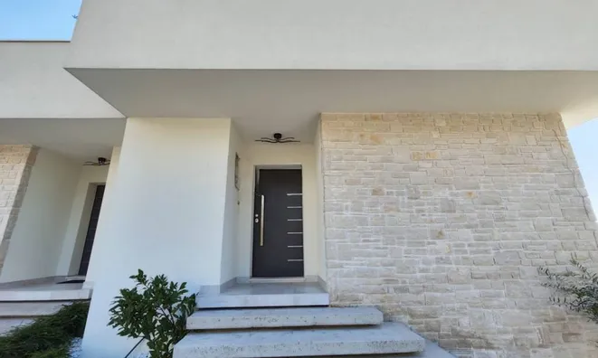 Недвижимость Многоквартирный дом Побри: 26