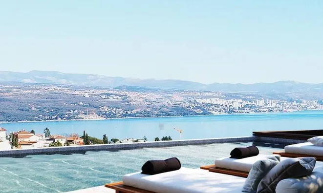 Недвижимость Четырехкомнатная квартира в Центре Опатии: 2