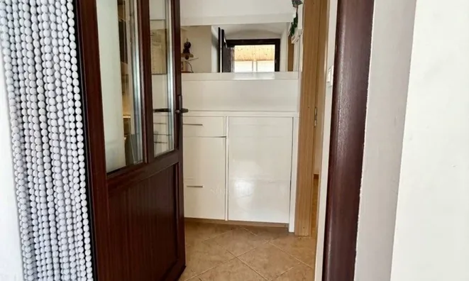 Недвижимость Однокомнатная квартира Ика: 5