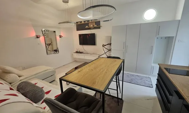 Недвижимость Однокомнатная квартира Центр: 2